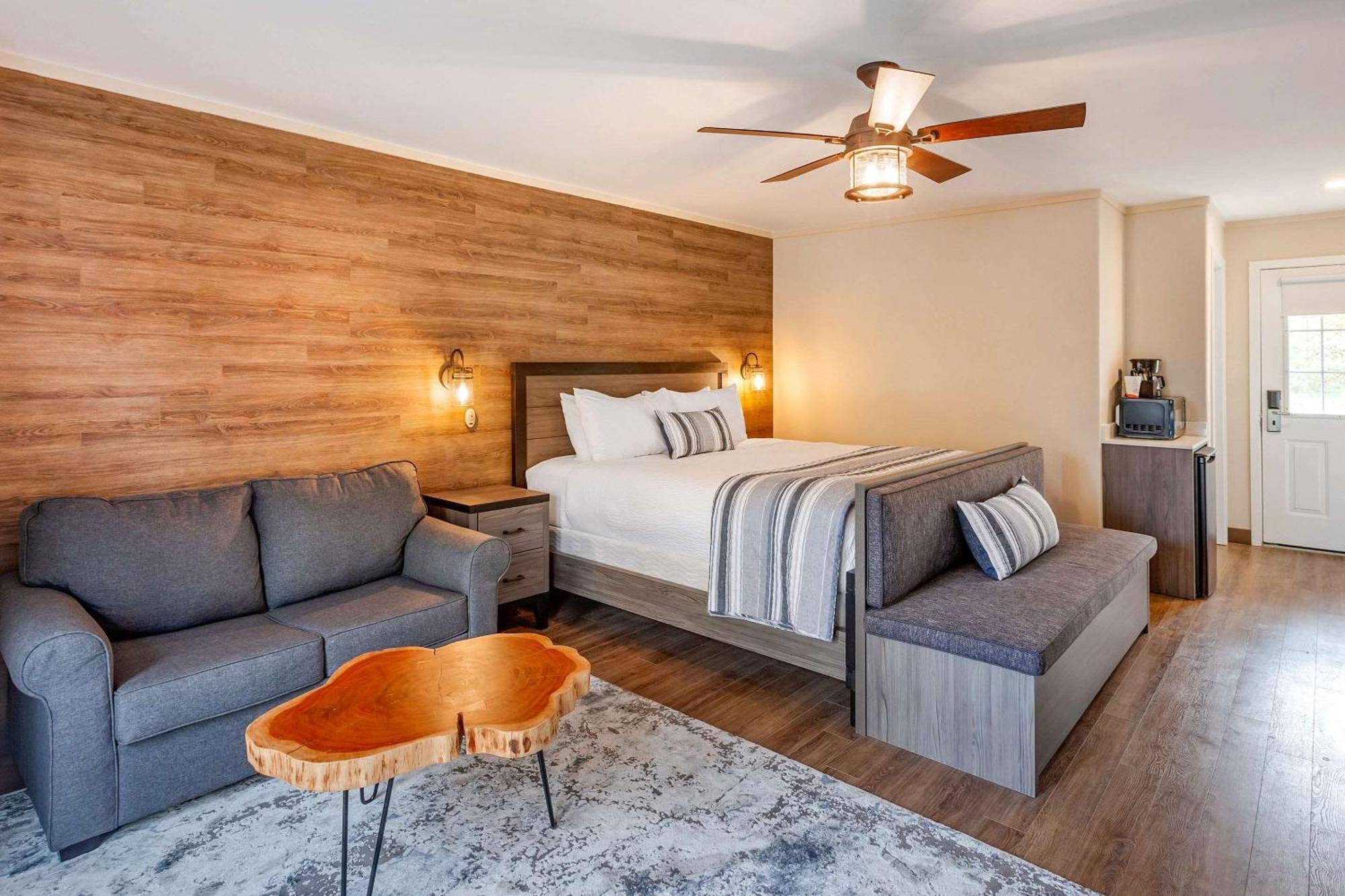 Bayview Wildwood Resort, Ascend Hotel Collection Severn Bagian luar foto